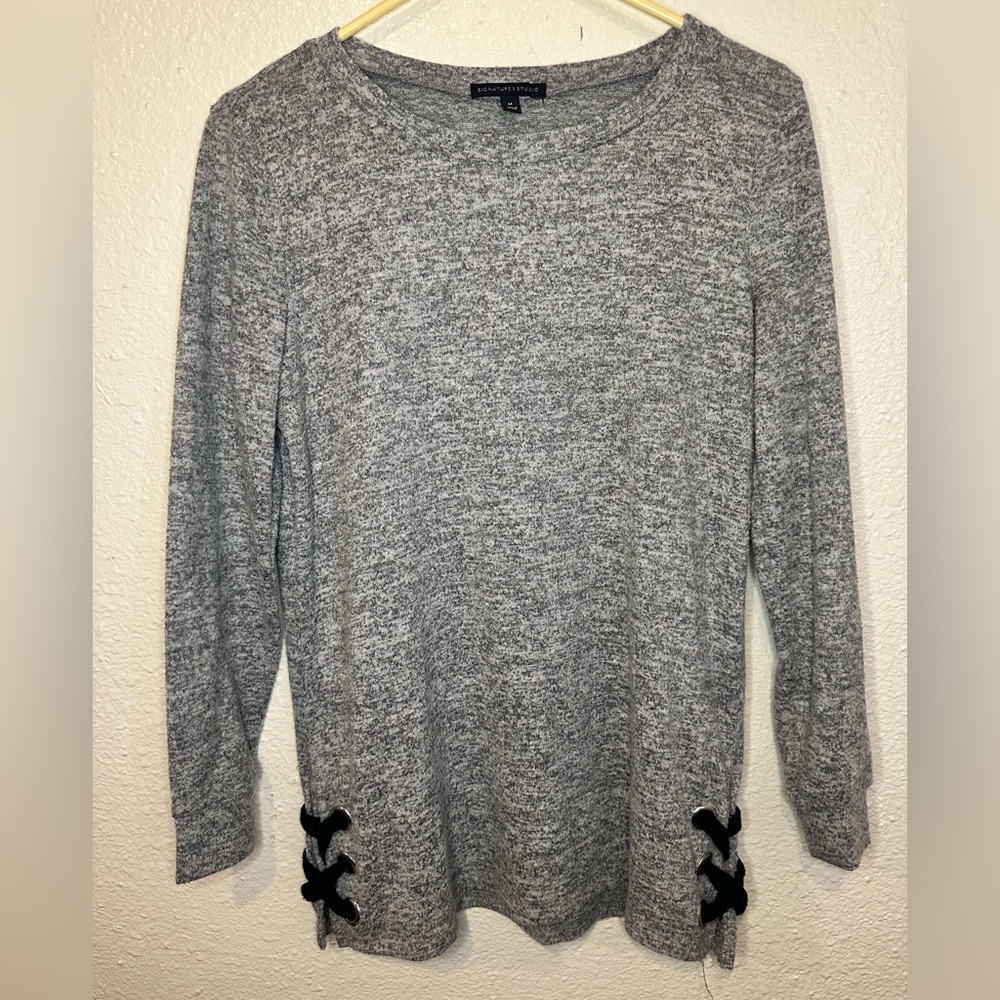 Signature studio grey long sleeve blouse with black ties on sleeves, women’s m.